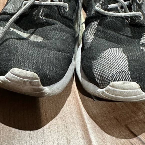 Shades of grey camo running shoes - Picture 3 of 9